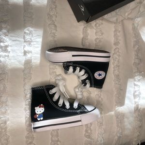 TODDLER hello Kitty converse